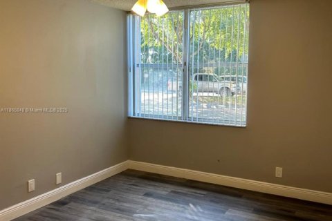 Copropriété à vendre à Lauderhill, Floride: 3 chambres, 147.06 m2 № 1897138 - photo 11