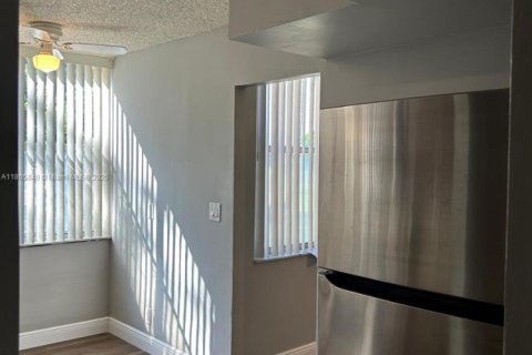 Copropriété à vendre à Lauderhill, Floride: 3 chambres, 147.06 m2 № 1897138 - photo 18