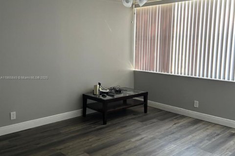 Copropriété à vendre à Lauderhill, Floride: 3 chambres, 147.06 m2 № 1897138 - photo 5