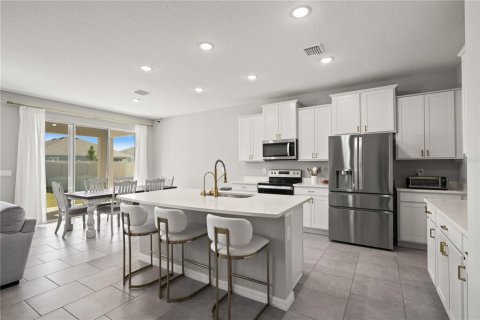 House in Wesley Chapel, Florida 5 bedrooms, 272.58 sq.m. № 2126526 - photo 15