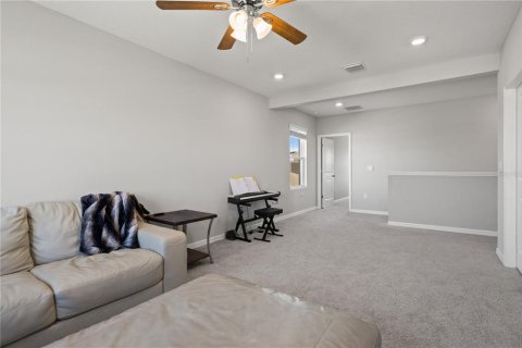 House in Wesley Chapel, Florida 5 bedrooms, 272.58 sq.m. № 2126526 - photo 23