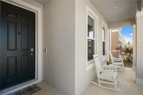 House in Wesley Chapel, Florida 5 bedrooms, 272.58 sq.m. № 2126526 - photo 2