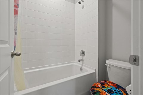 House in Wesley Chapel, Florida 5 bedrooms, 272.58 sq.m. № 2126526 - photo 29