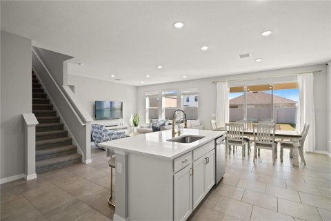 House in Wesley Chapel, Florida 5 bedrooms, 272.58 sq.m. № 2126526 - photo 16