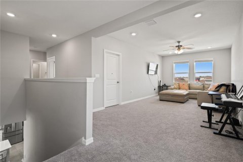 House in Wesley Chapel, Florida 5 bedrooms, 272.58 sq.m. № 2126526 - photo 22