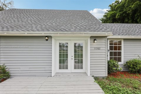 House in West Palm Beach, Florida 4 bedrooms, 198.63 sq.m. № 1887156 - photo 10