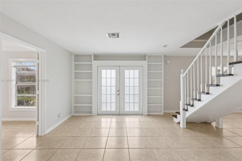 House in West Palm Beach, Florida 4 bedrooms, 198.63 sq.m. № 1887156 - photo 15