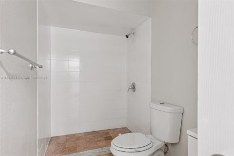 House in West Palm Beach, Florida 4 bedrooms, 198.63 sq.m. № 1887156 - photo 28