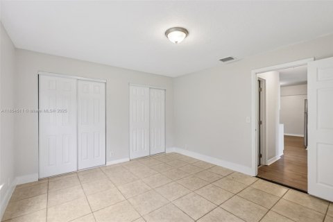 House in West Palm Beach, Florida 4 bedrooms, 198.63 sq.m. № 1887156 - photo 24