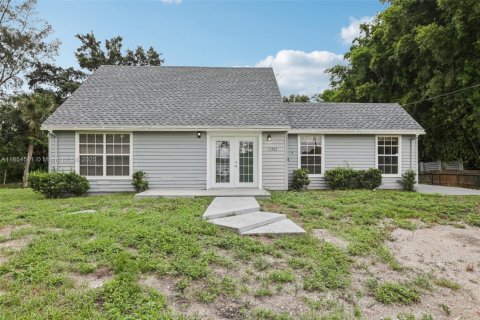House in West Palm Beach, Florida 4 bedrooms, 198.63 sq.m. № 1887156 - photo 2
