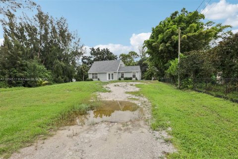 House in West Palm Beach, Florida 4 bedrooms, 198.63 sq.m. № 1887156 - photo 6