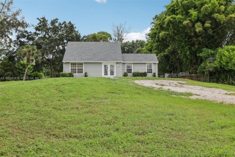 House in West Palm Beach, Florida 4 bedrooms, 198.63 sq.m. № 1887156 - photo 8