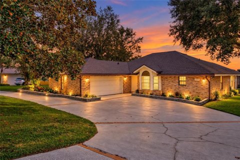 Villa ou maison à Clermont, Floride 3 chambres, 176.89 m2 № 2390820