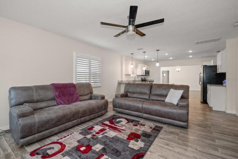Casa en venta en Saint Petersburg, Florida, 3 dormitorios, 134.71 m2 № 1798390 - foto 5