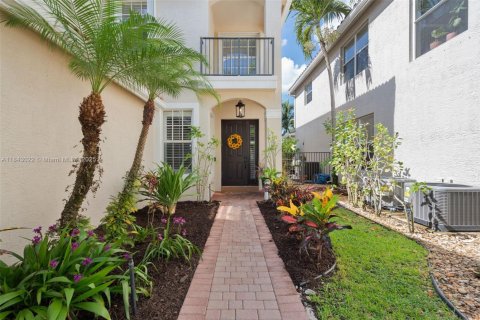 Villa ou maison à vendre à Boynton Beach, Floride: 6 chambres, 333.24 m2 № 1842412 - photo 2