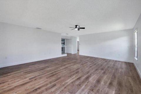 House in Lakeland, Florida 3 bedrooms, 150.69 sq.m. № 1916013 - photo 9