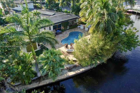 Villa ou maison à vendre à Wilton Manors, Floride: 5 chambres, 335.47 m2 № 2048294 - photo 2