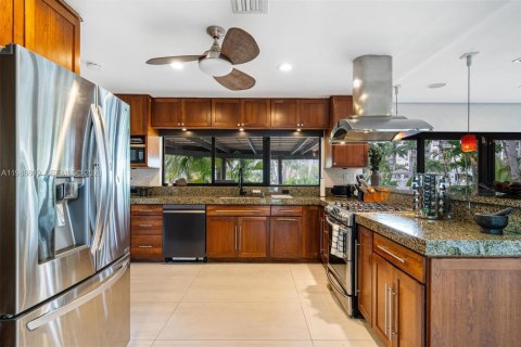 Villa ou maison à vendre à Wilton Manors, Floride: 5 chambres, 335.47 m2 № 2048294 - photo 10