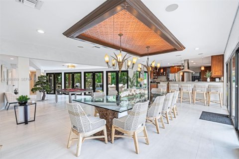 Villa ou maison à vendre à Wilton Manors, Floride: 5 chambres, 335.47 m2 № 2048294 - photo 4