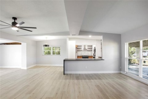 Casa en venta en Orlando, Florida, 3 dormitorios, 155.24 m2 № 1911890 - foto 4