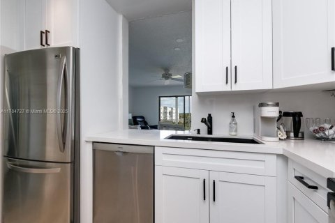 Condominio en venta en Hallandale Beach, Florida, 1 dormitorio, 72.93 m2 № 1701128 - foto 11