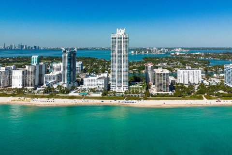 Купить кондоминиум в Майами-Бич, Флорида 1 спальня, 75.07м2, № 2066393 - фото 1