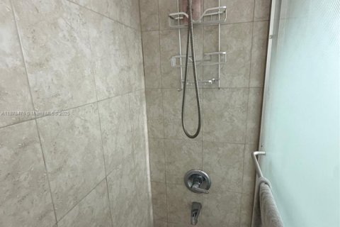 Villa ou maison à vendre à Miami, Floride: 3 chambres, 94.3 m2 № 2074831 - photo 15