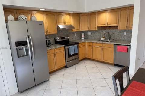 Villa ou maison à vendre à Miami, Floride: 3 chambres, 94.3 m2 № 2074831 - photo 5