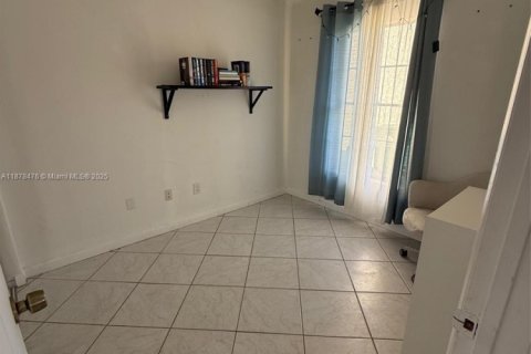 Villa ou maison à vendre à Miami, Floride: 3 chambres, 94.3 m2 № 2074831 - photo 7
