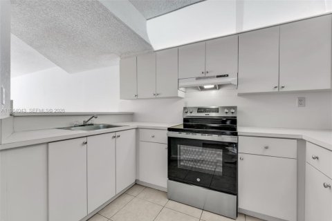 Купить кондоминиум в Хайалиа, Флорида 2 спальни, 93.83м2, № 2025728 - фото 5