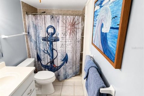 Condo in Seminole, Florida, 2 bedrooms № 2209473 - photo 11