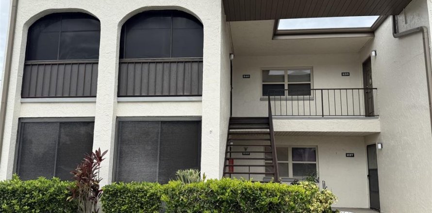 Condo in Seminole, Florida, 2 bedrooms № 2209473