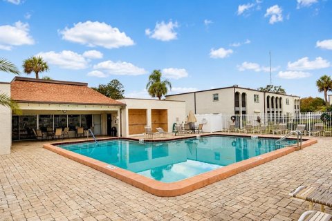 Condo in Seminole, Florida, 2 bedrooms № 2209473 - photo 15