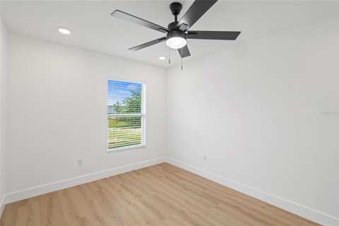 House in Okeechobee, Florida 3 bedrooms, 115.85 sq.m. № 1608483 - photo 25