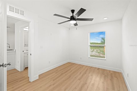 House in Okeechobee, Florida 3 bedrooms, 115.85 sq.m. № 1608483 - photo 29