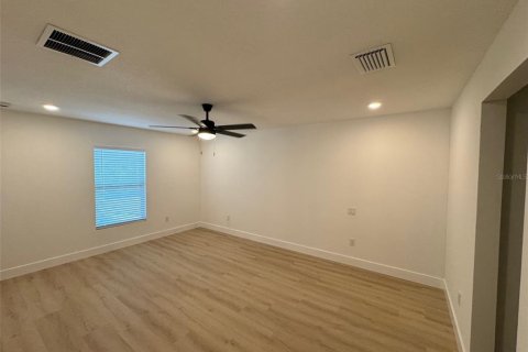 House in Okeechobee, Florida 3 bedrooms, 115.85 sq.m. № 1608483 - photo 12