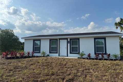 House in Okeechobee, Florida 3 bedrooms, 115.85 sq.m. № 1608483 - photo 2