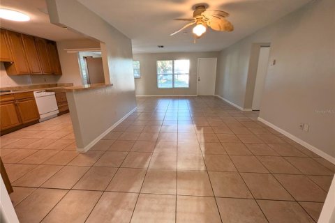 Casa en venta en Tampa, Florida, 3 dormitorios, 143.81 m2 № 2386694 - foto 16