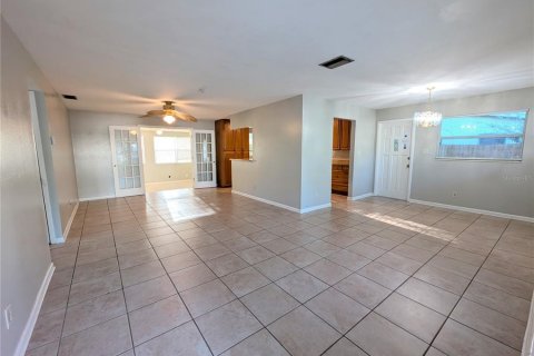 Casa en venta en Tampa, Florida, 3 dormitorios, 143.81 m2 № 2386694 - foto 3