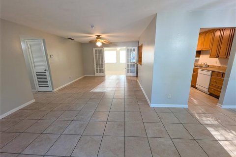 Casa en venta en Tampa, Florida, 3 dormitorios, 143.81 m2 № 2386694 - foto 5