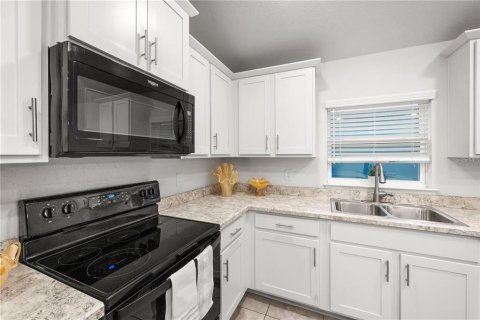 Villa ou maison à louer à Hudson, Floride: 3 chambres, 141.86 m2 № 2410019 - photo 9