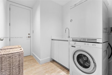 Купить кондоминиум в Майами-Бич, Флорида 3 спальни, 204.66м2, № 1980130 - фото 20