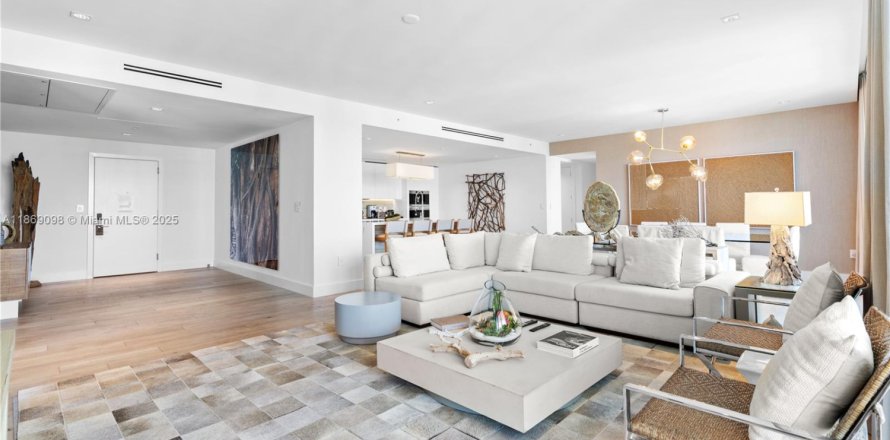 Кондоминиум с 3 спальнями в Майами-Бич, Флорида № 1980130