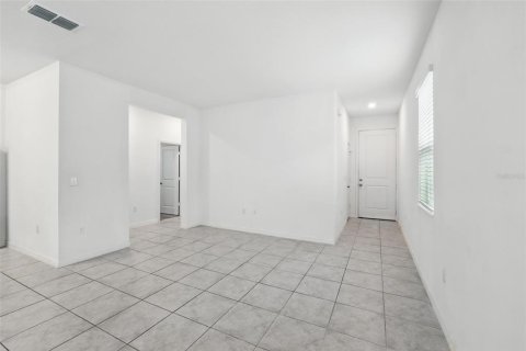 House in Davenport, Florida 4 bedrooms, 157.84 sq.m. № 2113720 - photo 12