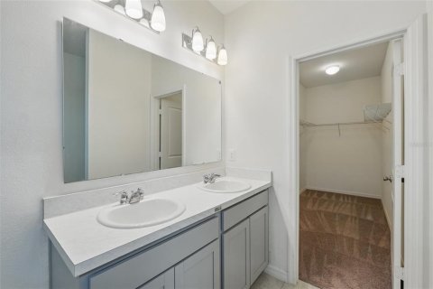 House in Davenport, Florida 4 bedrooms, 157.84 sq.m. № 2113720 - photo 23