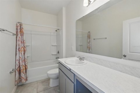 House in Davenport, Florida 4 bedrooms, 157.84 sq.m. № 2113720 - photo 26