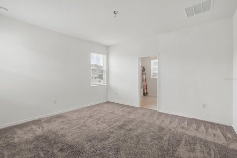 House in Davenport, Florida 4 bedrooms, 157.84 sq.m. № 2113720 - photo 20