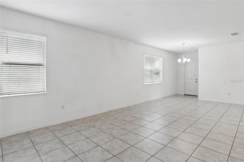 House in Davenport, Florida 4 bedrooms, 157.84 sq.m. № 2113720 - photo 8