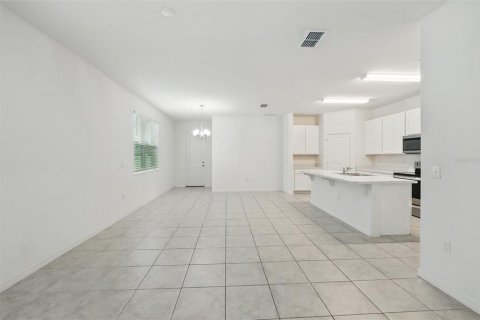 House in Davenport, Florida 4 bedrooms, 157.84 sq.m. № 2113720 - photo 7