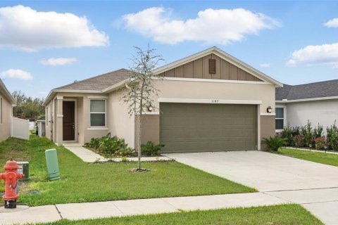 House in Davenport, Florida 4 bedrooms, 157.84 sq.m. № 2113720 - photo 2